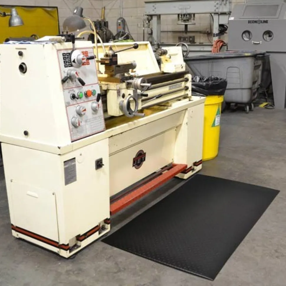Bubble Sof-Tred Anti-Fatigue Mat with Dyna-Shield 1/2 Inch x 4x60 Ft.
