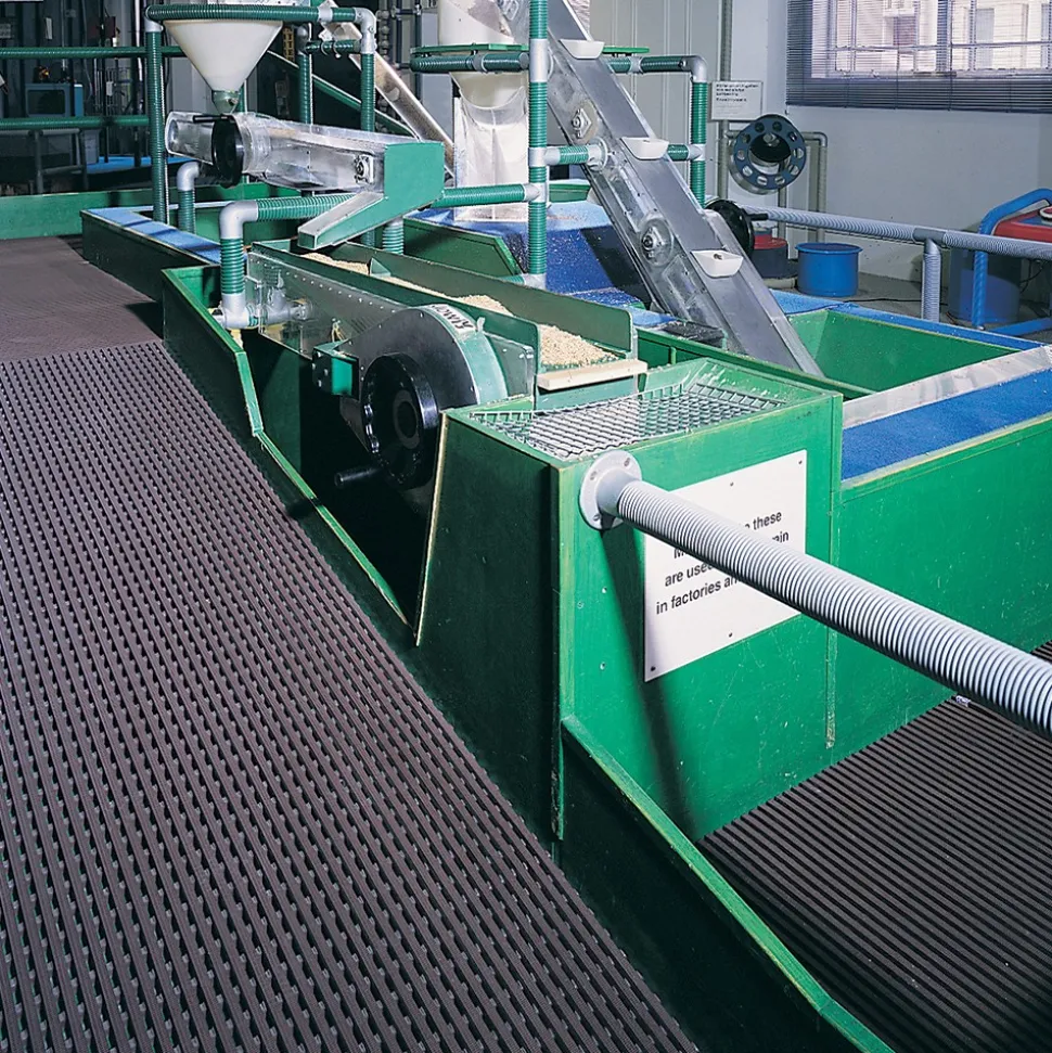 Flexigrid Industrial Matting 3 x 16.5 ft Roll