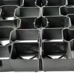 GeoGrid Cellular Paving System 4 cm x 1.6x1.6 Ft.