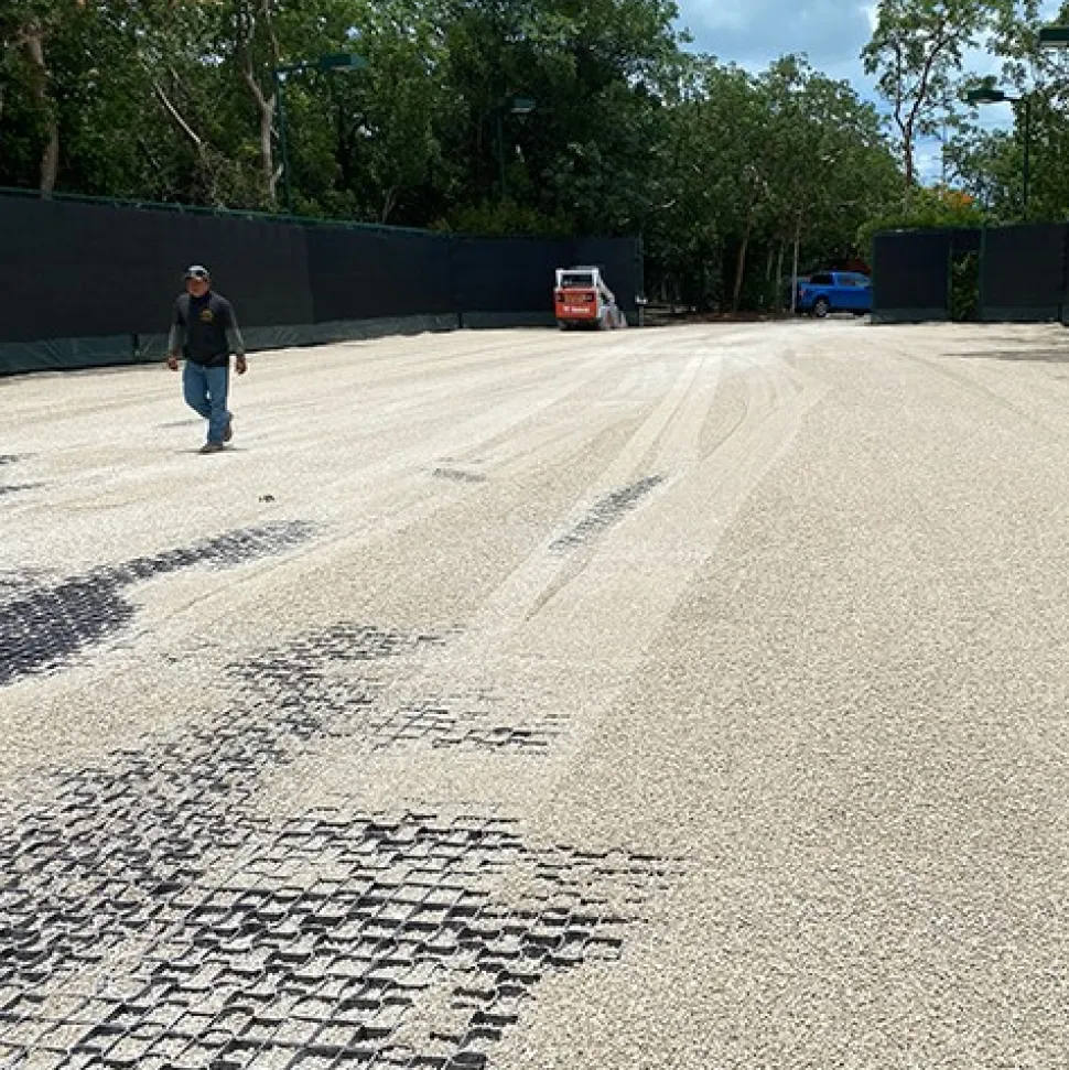 GeoGrid Cellular Paving System 4 cm x 1.6x1.6 Ft.