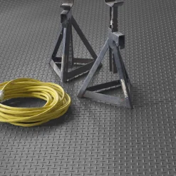 G-Floor Diamond Tread Garage Floor Roll 1.9 mm x 7.6x17 Ft.