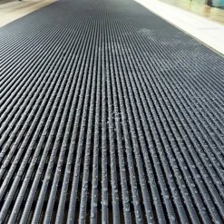 Heronrib Wet Area Safety Matting Roll 4 x 33 ft Roll