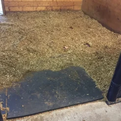 Horse Stall Mat Classic Interlocking 3/4 Inch x 10x10 Ft. Kit