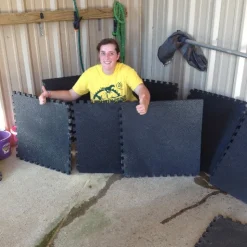 Portable Foam Horse Stall Mats 3/4 Inch x 2x2 Ft.
