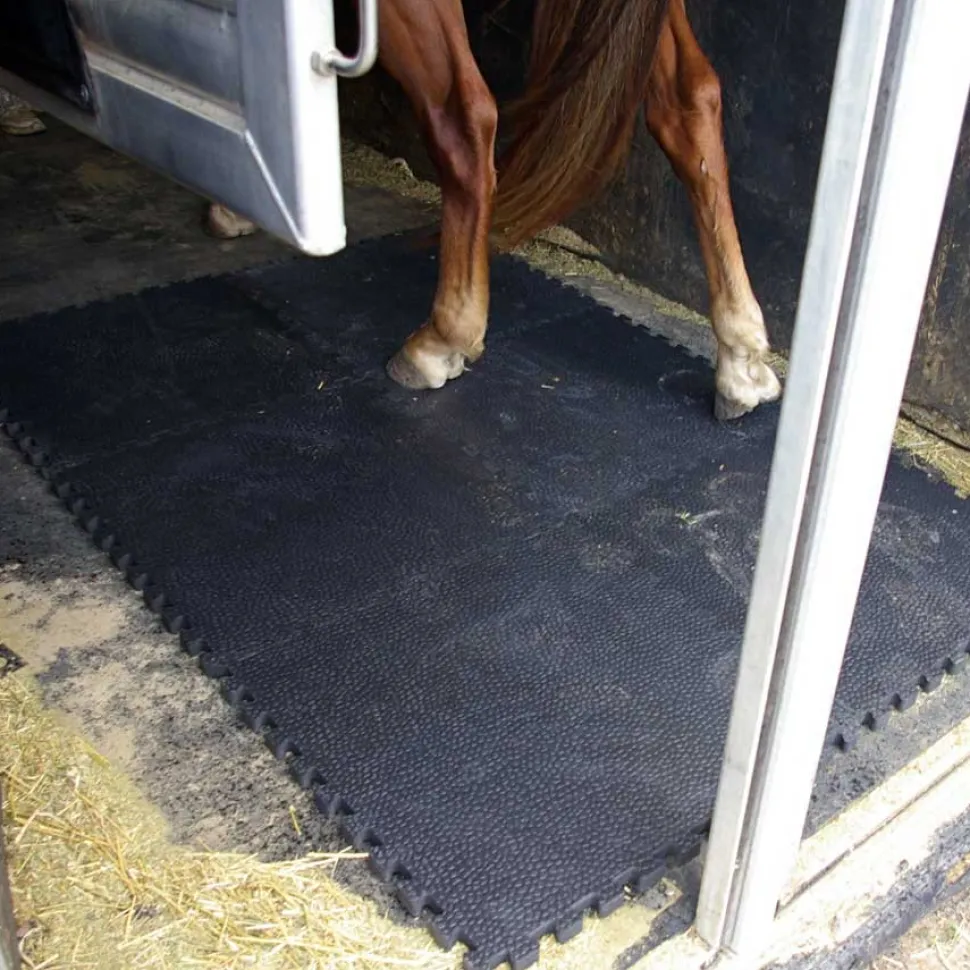 Portable Foam Horse Stall Mats 3/4 Inch x 2x2 Ft.