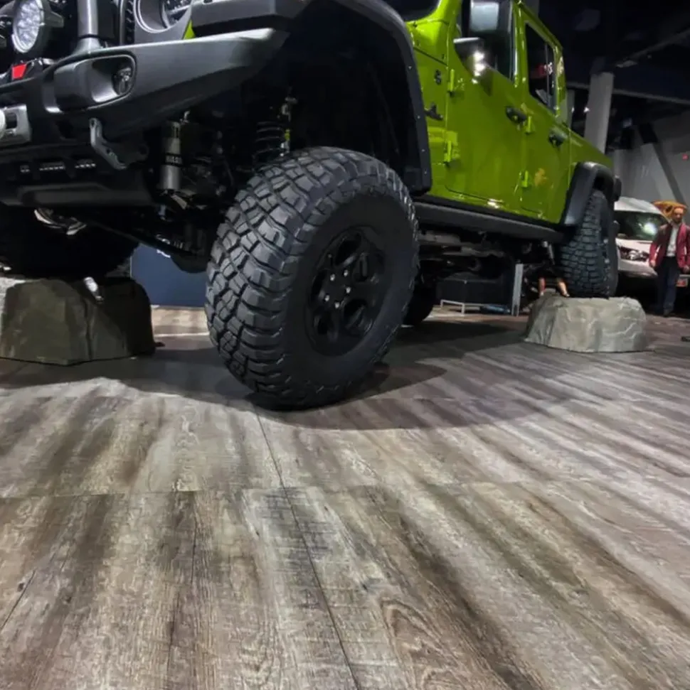 RaceDeck Oak Garage Floor Tiles 1/2 Inch x 18x18 Inches