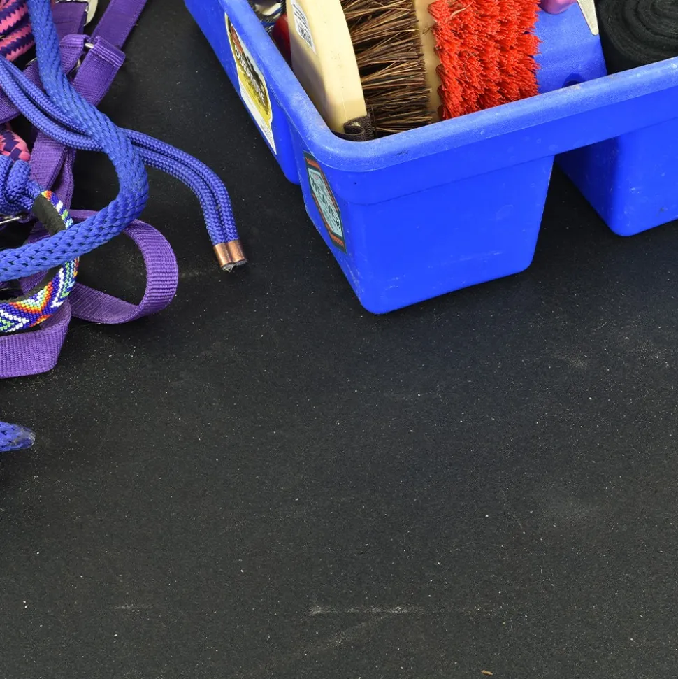 Smooth Top Horse Stall Mat Interlocking Kit 3/4 Inch x 10x12 Ft.