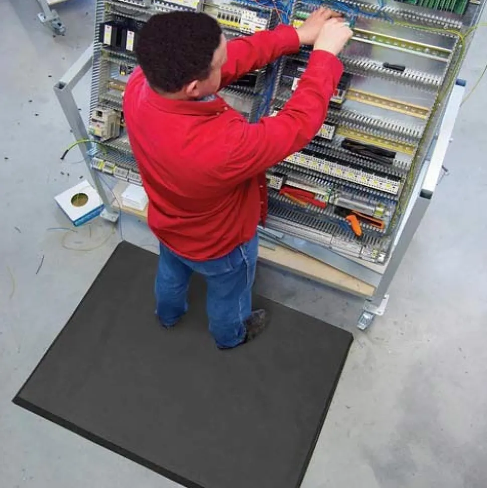 SuperFoam Solid Anti-Fatigue Mat 5/8 Inch x 4x75 Ft.