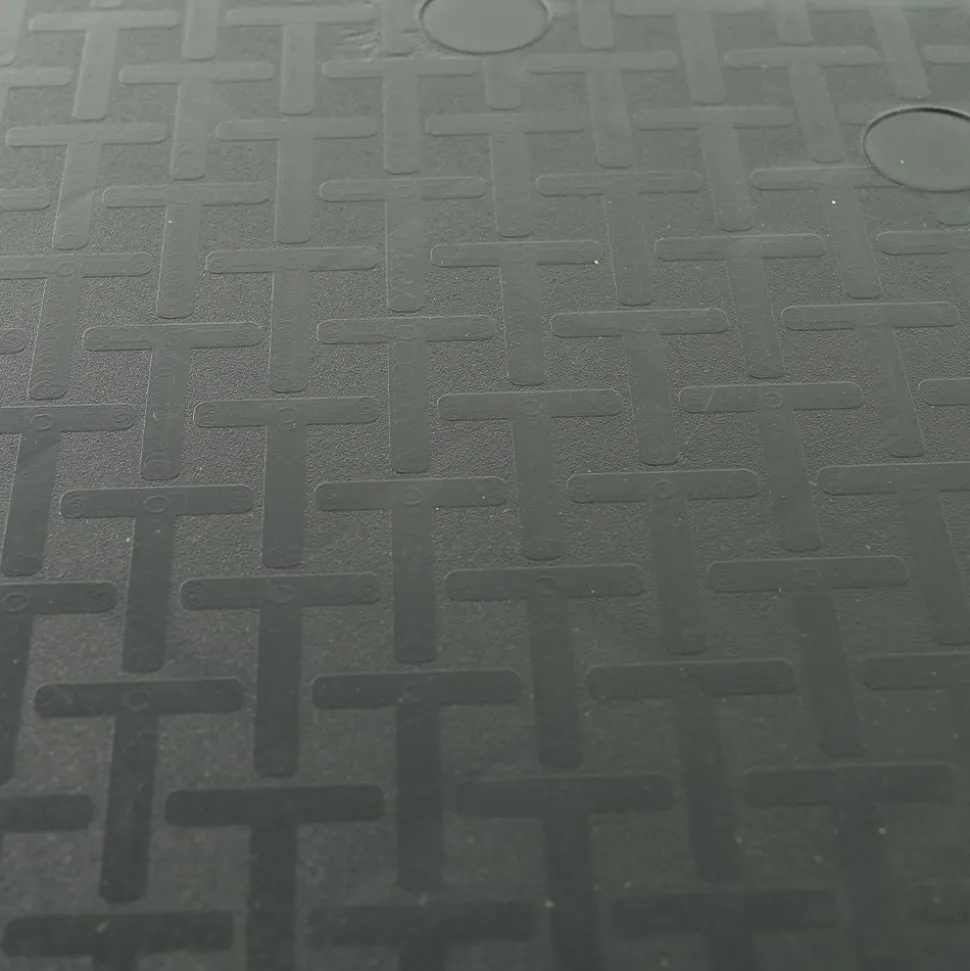 SupraTile Diamond Pattern Black/Grays 4.5 mm x 20x20 Inches Case of 12