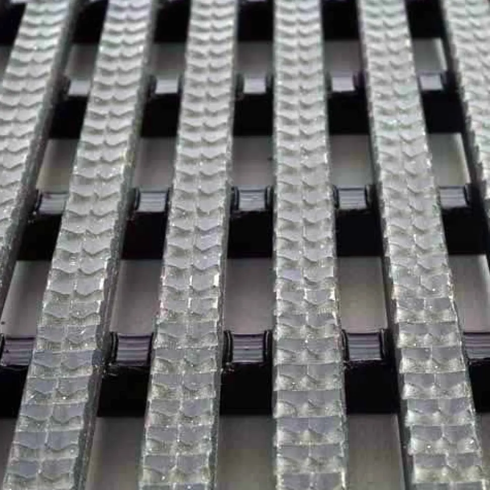 Vynagrip Heavy Duty Industrial Matting Black 3 x 33 ft Roll