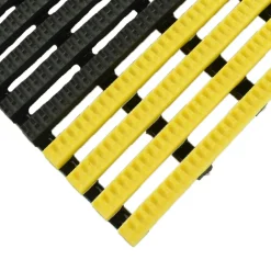 Vynagrip Plus Heavy Duty Industrial Matting 4 x 33 ft Roll