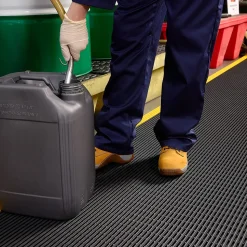 Vynagrip Plus Heavy Duty Industrial Matting 2 x 33 ft Roll
