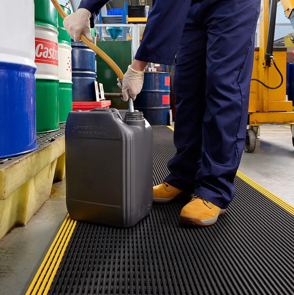 Vynagrip Plus Heavy Duty Industrial Matting 3 x 33 ft Roll