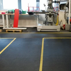 Vynagrip Plus Heavy Duty Industrial Matting 3 x 33 ft Roll