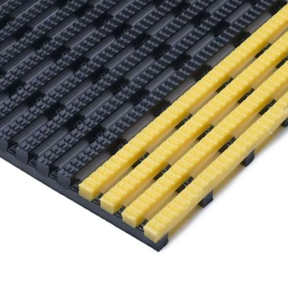 Vynagrip Plus Heavy Duty Industrial Matting 3 x 33 ft Roll