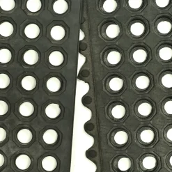 Wash Rack Classic Interlocking Mat 1/2 Inch x 3x3 Ft.