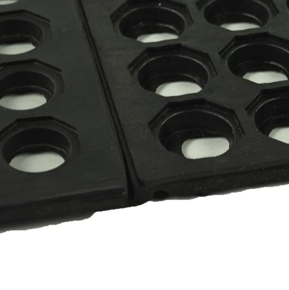 Wash Rack Classic Interlocking Mat 1/2 Inch x 3x3 Ft.